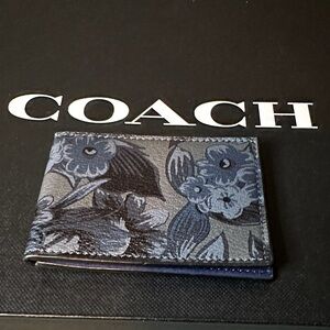 Coach Men's Blue Floral Card Holder